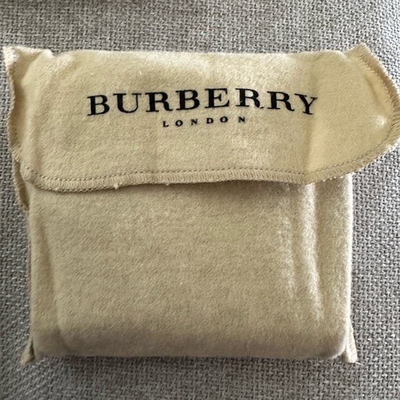Burberry nova check bifold wallet. Authentic. - Picture 3 of 8